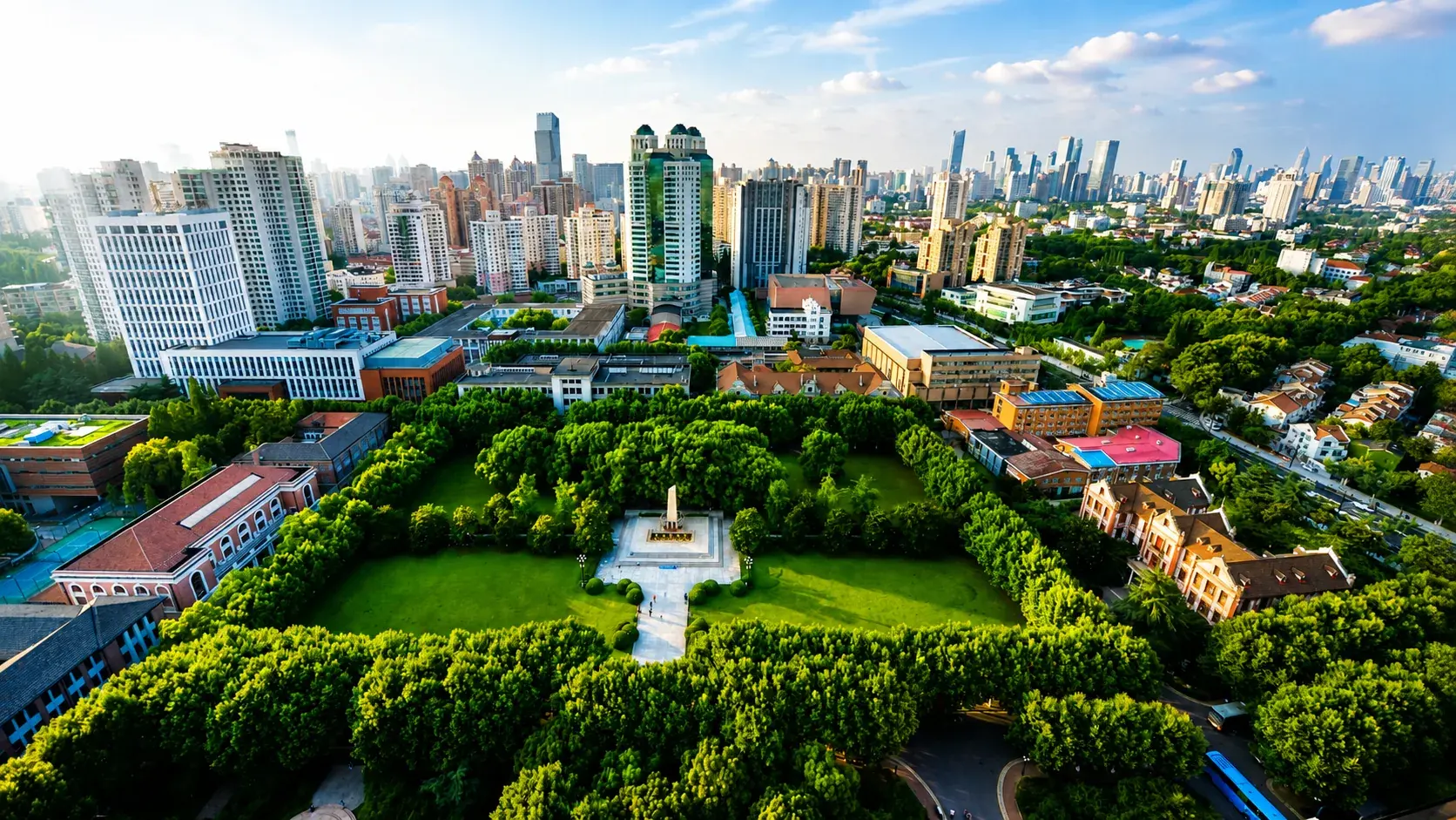 Khuôn viên đại học giữa lòng đô thị hiện đại